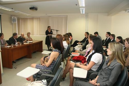 Aula da professora Miracy Gustin abre Curso de Formação de juízes (imagem 1)