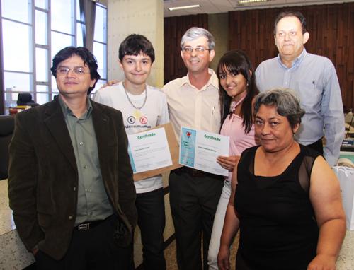 Alunos recebem premiação do concurso de contos (imagem 3)