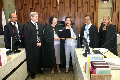 Oitava Turma faz homenagem à desembargadora Cleube Pereira (imagem 1)