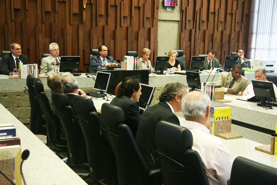 Sindicalistas se comprometem a defender em assembléia a suspensão da greve (imagem 1)