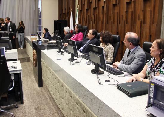 TRT empossa servidores (imagem 1)