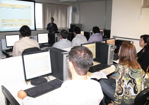 Juízes e servidores do TRT/MG recebem treinamento para utilização do Juriscalc (imagem 2)