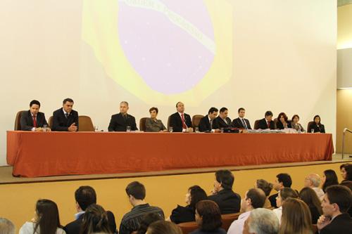Novos advogados recebem carteira da OAB e orientações sobre conciliação (imagem 2)