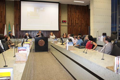 Tarde de poesia e música no lançamento de livro de juízes (imagem 4)