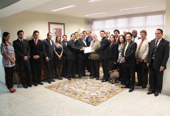 Presidente do TRT-MG recebe representantes da OAB (imagem 1)