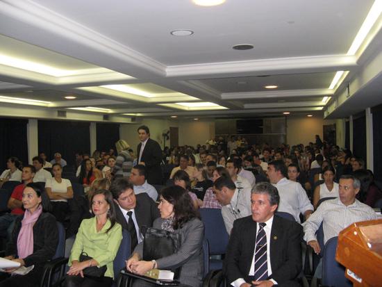 Formiga trabalha na prevenção de acidentes (imagem 1)