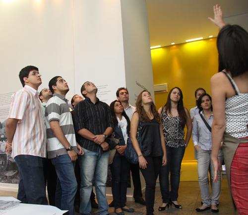 Visita de estudantes da PUC ao TRT busca integração de teoria e prática para a formação (imagem 3)