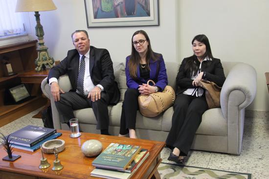 Desembargador e servidoras do Paraná vêm conhecer o Núcleo de Pesquisa Patrimonial do TRT-MG (imagem 1)