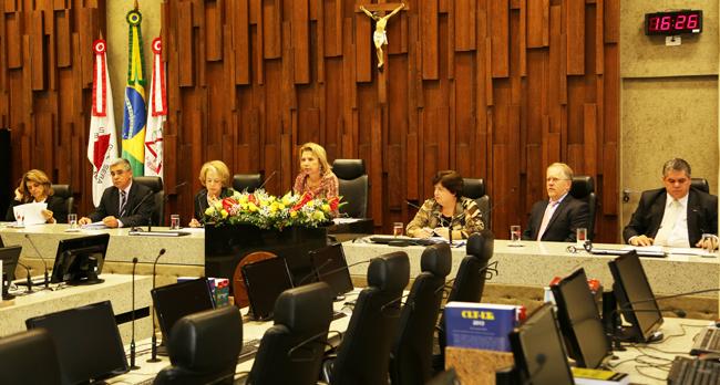 Presidente da Abrat diz que trabalhos temporário e voluntário são pontos da flexibilização dos direitos trabalhistas (imagem 2)
