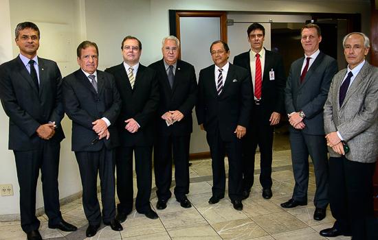 Presidente e 1º vice-presidente do TRT-MG cadastram biometria e recebem visita de dirigentes do TRE (imagem 1)
