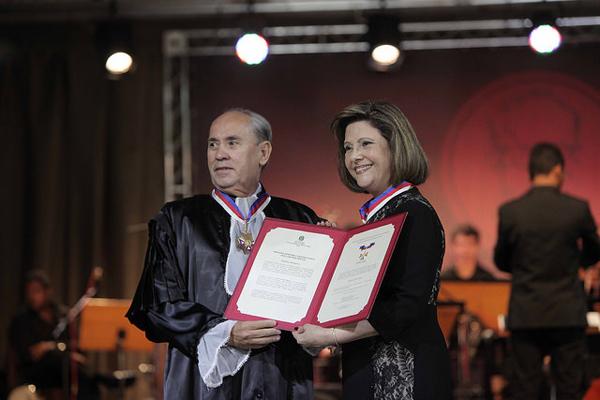 Corregedora do TRT-MG recebe Comenda do TRT-BA (imagem 1)