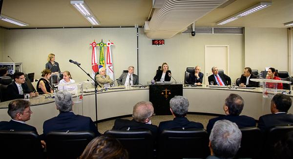 Tomam posse 43 juízes da JT-MG removidos (imagem 1)