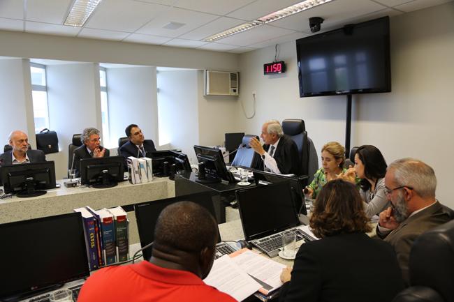 Patrões e empregados da saúde de BH celebram convenção coletiva no TRT (imagem 1)