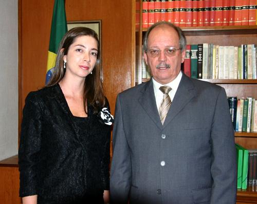 Presidente empossa juíza substituta (imagem 1)