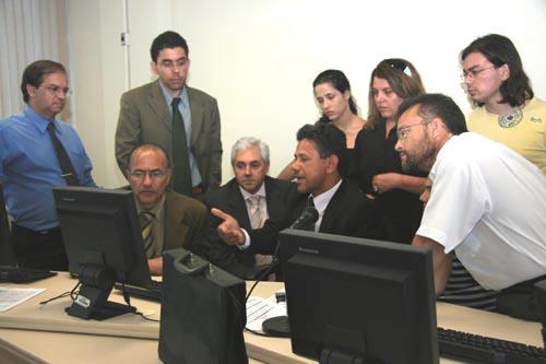 Magistrados da 3ª Região visitam Juizado Especial para conhecer processo virtual (imagem 1)