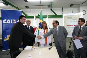 Na audiência do Precatório 4000, da esq. para a dir., os advogados Luiz Henrique Leopoldino da Fonseca e João Bosco Leopoldino da Fonseca representantes legais do reclamante; a juíza Maria de Lourdes Sales Calvelhe , titular do Juízo Auxiliar de Conciliação de Precatórios; José Bonifácio Borges de Andrada, Advogado-Geral do Estado e Ronaldo Maurílio Cheib, Procurador-Chefe da Procuradoria do Tesouro da Advocacia-Geral do Estado.