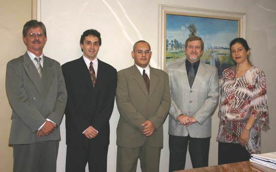 Juiz Antônio Miranda de Mendonça, Juiz Leonardo Passos Ferreira, Juiz Luiz Cláudio dos Santos Viana, Juiz Márcio Ribeiro do Valle, Presidente do TRT e Juíza Jacqueline Prado Casagrande