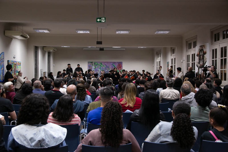 foto da plateia sentada assistindo à Orquestra Jovem do Tribunal de Justiça de Minas Gerais