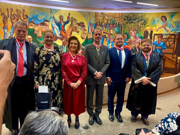 Presidente do TRT-MG é condecorada com Medalha no TCEMG