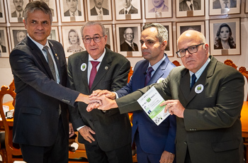 Solenidade de assinatura do Acordo de Cooperação Técnica na campanha No Meu Voto Mando Eu