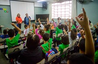 Maio Laranja leva a escola de BH contação de história sobre exploração sexual e abuso de crianças