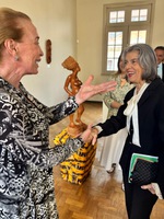 Ministra Cármen Lúcia visita exposição no Centro Cultural do TRT-MG