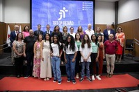 TRT-MG premia alunos e escolas em concurso de redação