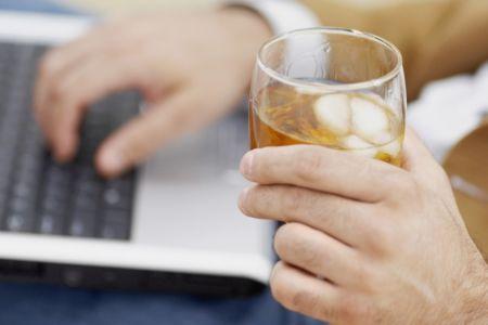 NJ ESPECIAL - Alcoolismo e embriaguez do empregado em serviço: como a JT de Minas tem tratado a questão. (imagem 2)