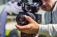 Justiça do Trabalho nega pedido de adicional por acúmulo de funções de repórter cinematográfico