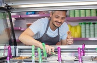 Trabalhador que atendia balcão em sorveteria não tem reconhecido adicional de insalubridade por exposição a frio