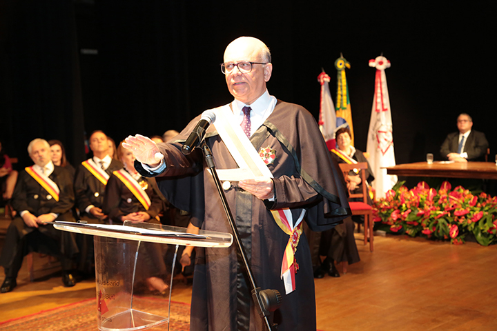 Resultado de imagem para desembargador Marcus Moura Ferreira