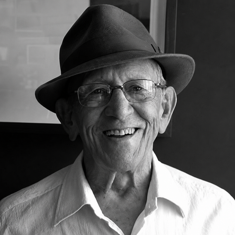 A imagem representa um retrato fotográfico de Assis Horta.
