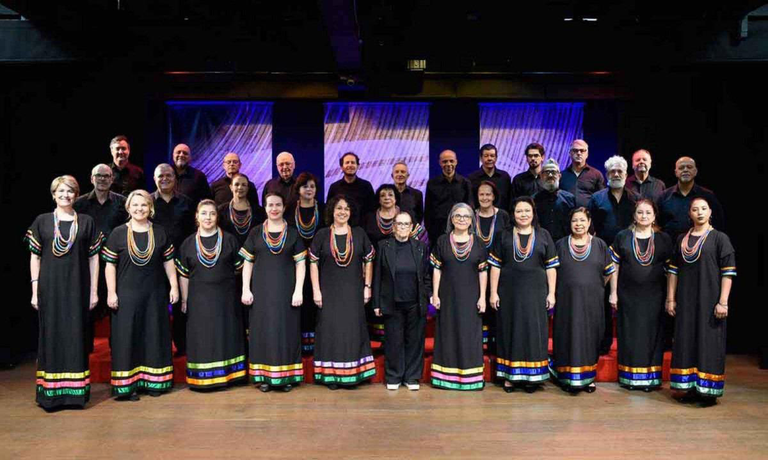 Atividades do Coral Ars Antiqua 2025-2.png A imagem representa os integrantes do Coral ARS Antiqua que realizarão uma apresentação prévia à abertura da exposição "Crisálida: O Registro de uma Metamorfose".