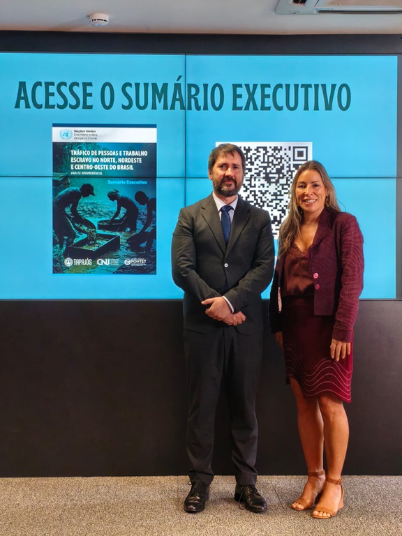 desembargadora Juliana Vignoli Cordeiro e o juiz Dr. Marcelo Oliveira da Silva